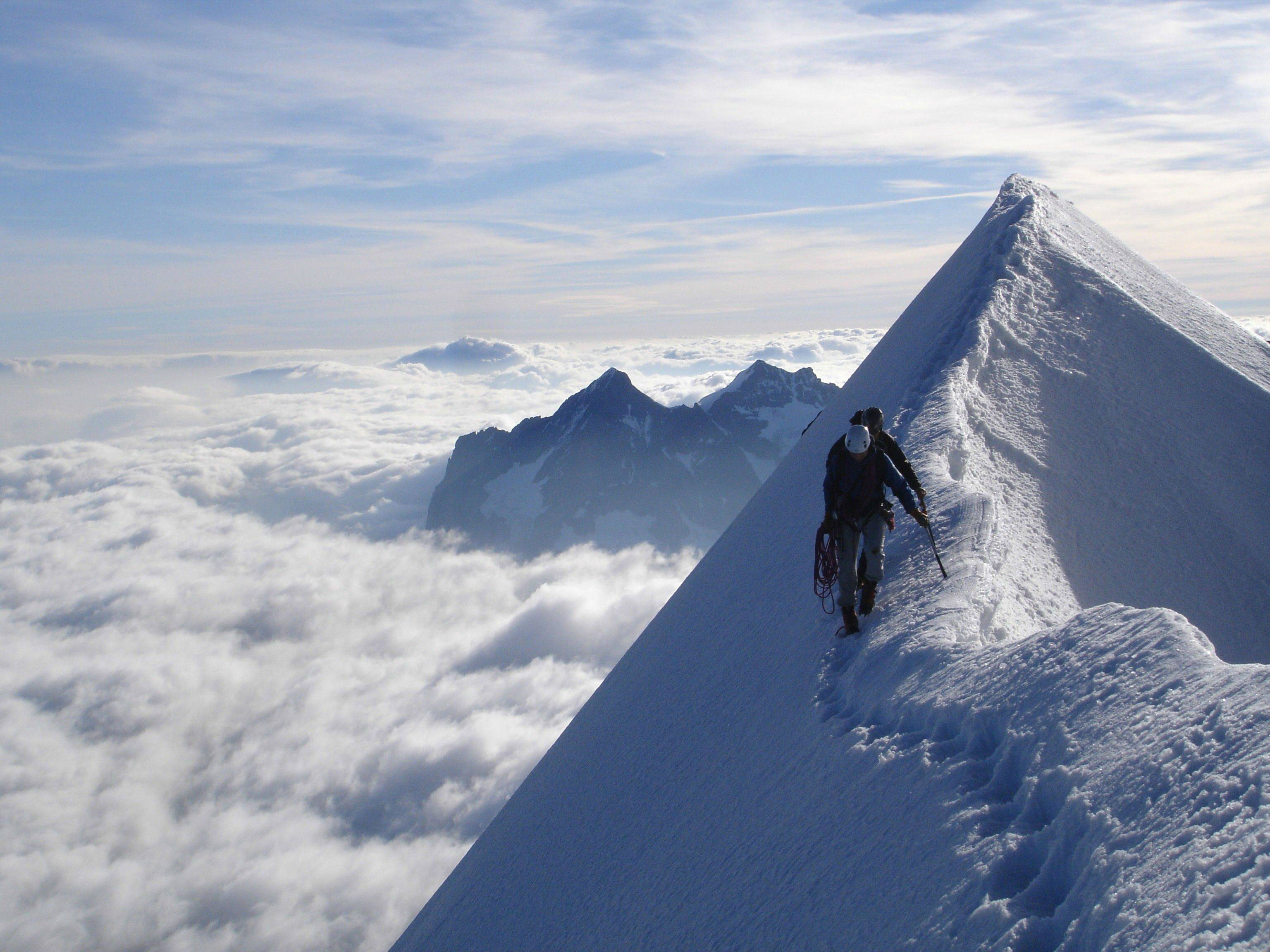 L’époustouflante ascension d’alpinistes sur le mont Eiger