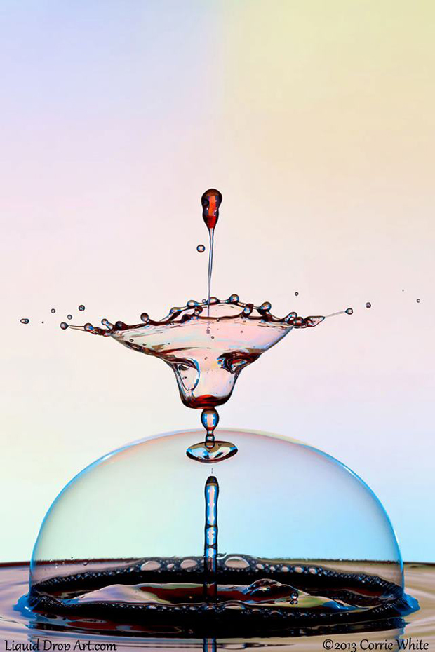 une-artiste-transforme-leau-en-sculptures-multicolores-etonnantes1