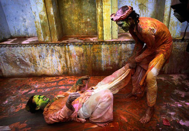 25-photographies-eblouissantes-du-festival-des-couleurs-en-inde-16