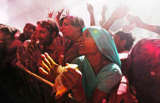 25-photographies-eblouissantes-du-festival-des-couleurs-en-inde-20