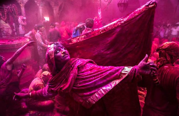 25-photographies-eblouissantes-du-festival-des-couleurs-en-inde-21