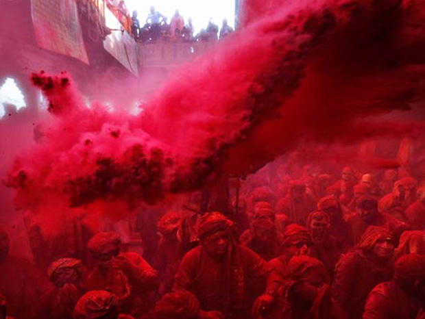 25-photographies-eblouissantes-du-festival-des-couleurs-en-inde-3