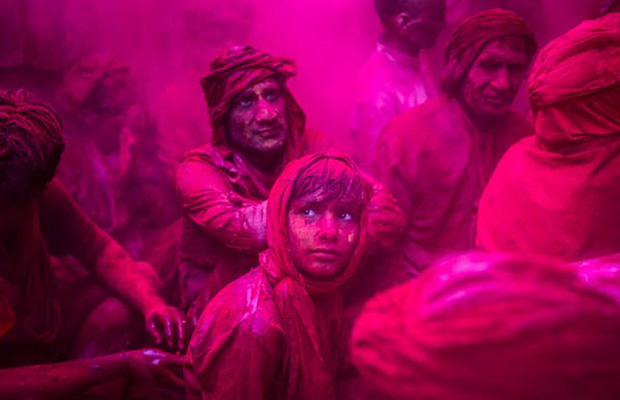 25-photographies-eblouissantes-du-festival-des-couleurs-en-inde-5