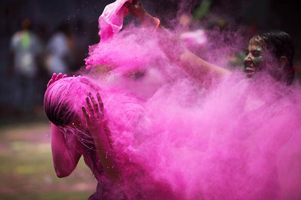 25-photographies-eblouissantes-du-festival-des-couleurs-en-inde-6