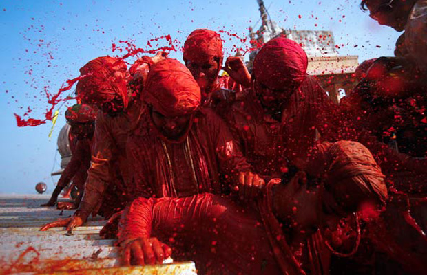 25-photographies-eblouissantes-du-festival-des-couleurs-en-inde-7