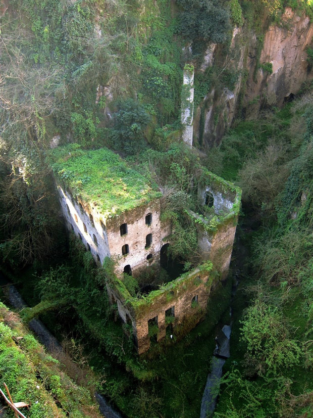 les-33-plus-beaux-lieux-abandonnes-dans-le-monde26