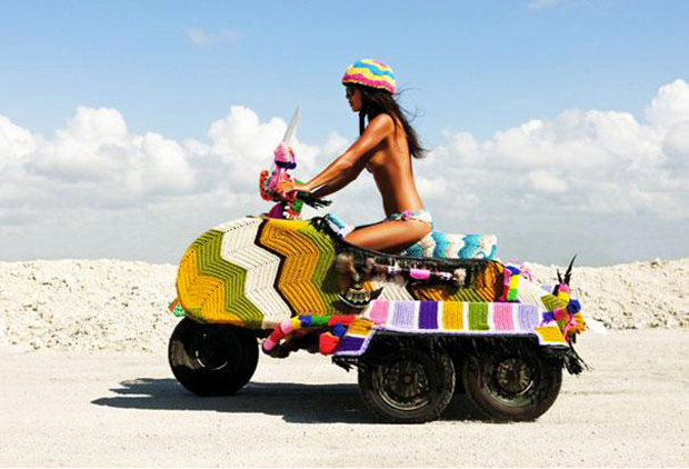 Le Yarn Bombing, nouveau phénomène d'art urbain, envahit nos rues !