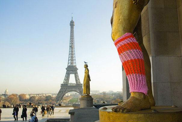 Le Yarn Bombing, nouveau phénomène d'art urbain, envahit nos rues !