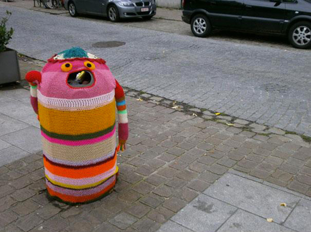Le Yarn Bombing, nouveau phénomène d'art urbain, envahit nos rues !
