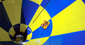 18-toboggans-aquatiques-parmi-les-plus-cool-du-monde-qui-vous-feront-frissonner-dexcitation-une