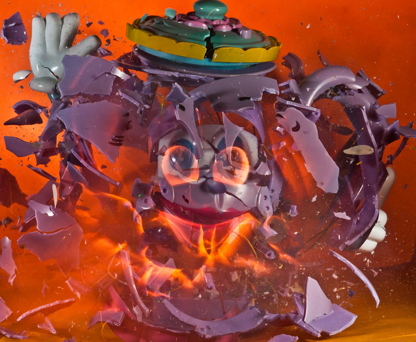 un-photographe-capture-le-moment-exact-dun-impact-et-sublime-lexplosion-des-objets21