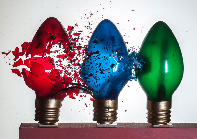 un-photographe-capture-le-moment-exact-dun-impact-et-sublime-lexplosion-des-objets27