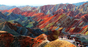 decouvrez-les-spectaculaires-montagnes-les-plus-colorees-du-monde-une