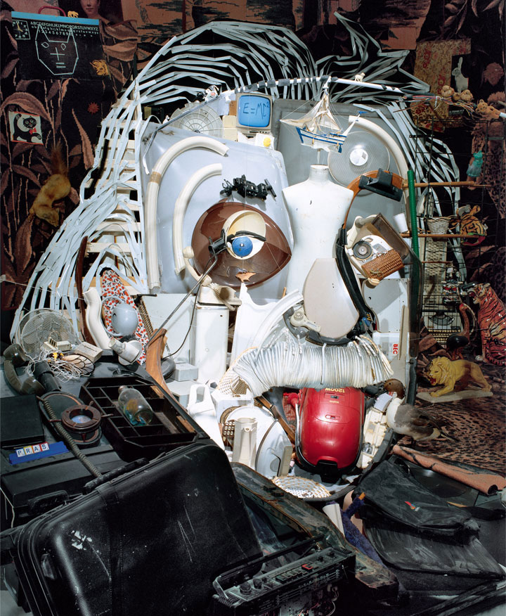 un-artiste-francais-reproduit-de-facon-surprenante-des-portraits-iconiques-avec-des-objets-du-quotidien1