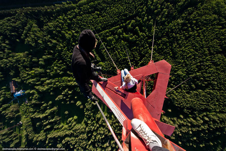 28-cliches-vertigineux-dans-lesquels-un-photographe-fou-de-sensation-fortes-defie-la-mort14