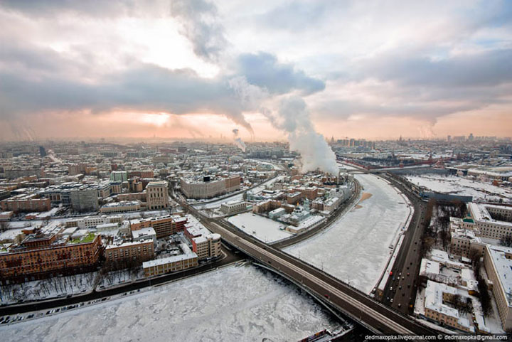 28-cliches-vertigineux-dans-lesquels-un-photographe-fou-de-sensation-fortes-defie-la-mort23