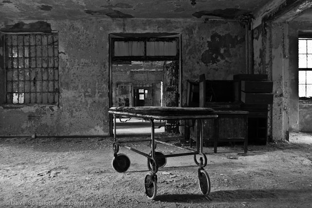 a-la-decouverte-des-asiles-abandonnes-les-plus-flippants-du-monde18