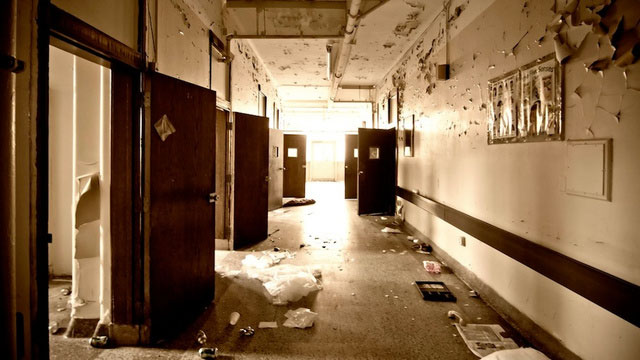 a-la-decouverte-des-asiles-abandonnes-les-plus-flippants-du-monde21