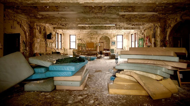 a-la-decouverte-des-asiles-abandonnes-les-plus-flippants-du-monde22