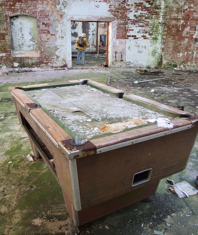 a-la-decouverte-des-asiles-abandonnes-les-plus-flippants-du-monde34