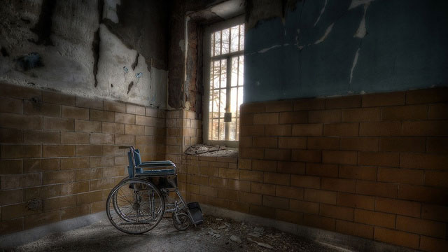 a-la-decouverte-des-asiles-abandonnes-les-plus-flippants-du-monde42