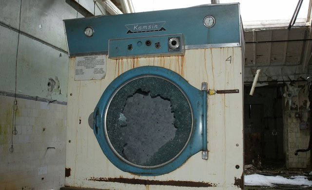 a-la-decouverte-des-asiles-abandonnes-les-plus-flippants-du-monde63