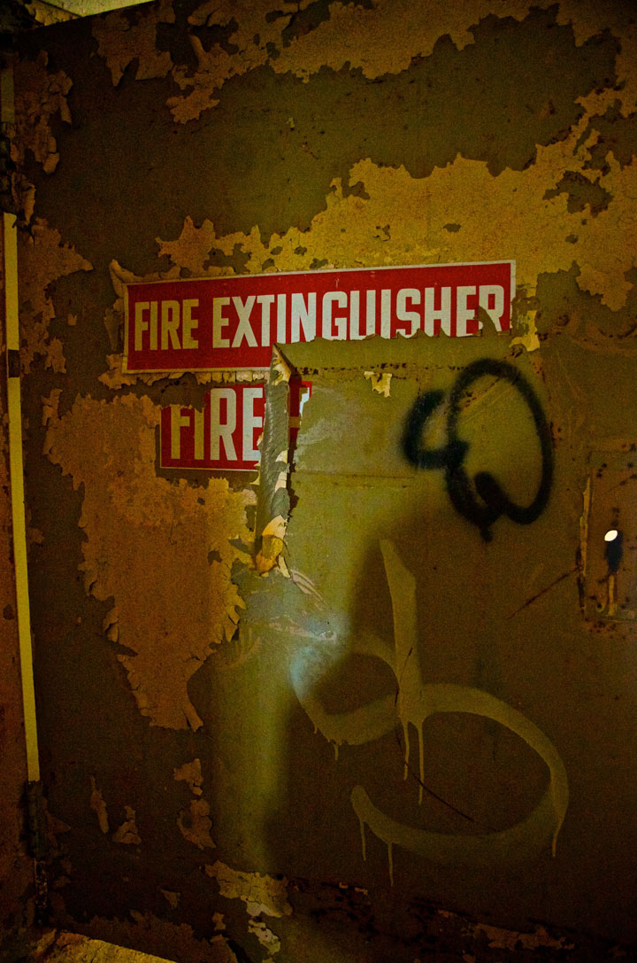 a-la-decouverte-des-asiles-abandonnes-les-plus-flippants-du-monde73