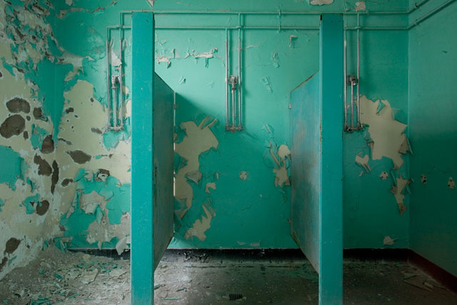 a-la-decouverte-des-asiles-abandonnes-les-plus-flippants-du-monde79