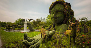 des-sculptures-vegetales-monumentales-installees-dans-les-jardins-de-montreal