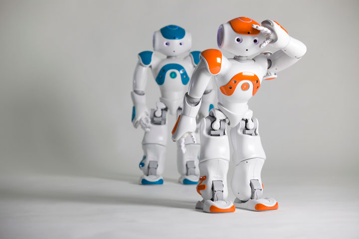 les-enfants-autistes-ont-desormais-un-nouvel-allie-le-robot-nao-qui-les-accompagne-dans-leur-education1