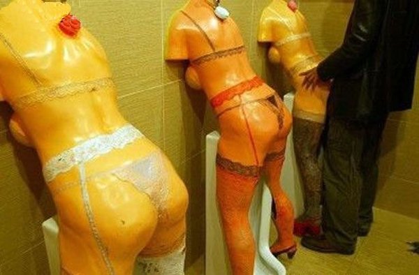 les-50-toilettes-les-plus-insolites-au-monde-23