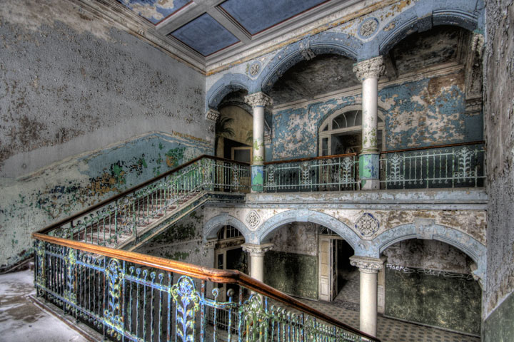 12-lieux-abandonnes-parmi-les-plus-magnifiques-et-envoutants-du-monde17