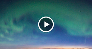 assistez-a-une-magnifique-aurore-boreale-comme-si-vous-y-etiez-grace-a-ce-panorama-immersifUne