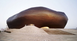 partez-a-la-decouverte-de-ces-villes-flambant-neuves-abandonnees-dans-toute-la-chine-une1