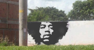 quand-le-street-art-se-met-au-vert-et-se-mele-a-la-nature-Une1