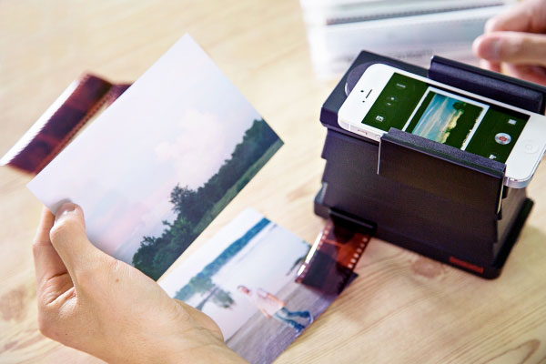 vous-pouvez-desormais-numeriser-simplement-vos-anciennes-negatifs-avec-votre-smartphone1