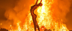 100-cliches-exceptionnels-du-burning-man-festival-le-rassemblement-surrealiste-dartistes-du-monde-entierUne