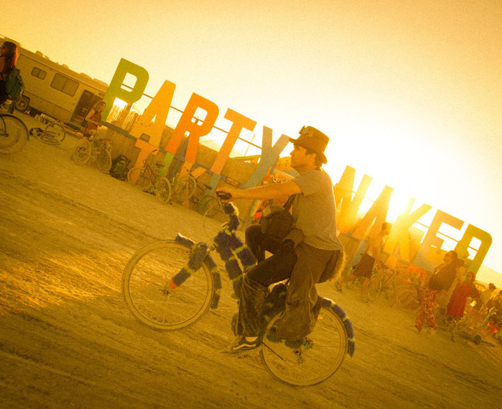 105-cliches-exceptionnels-du-burning-man-festival-le-rassemblement-surrealiste-dartistes-du-monde-entier100