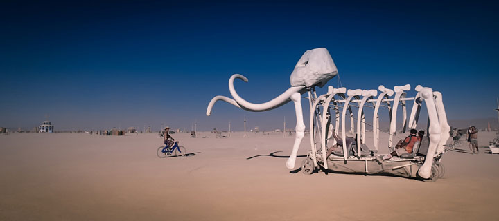 105-cliches-exceptionnels-du-burning-man-festival-le-rassemblement-surrealiste-dartistes-du-monde-entier27