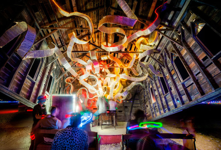 105-cliches-exceptionnels-du-burning-man-festival-le-rassemblement-surrealiste-dartistes-du-monde-entier72