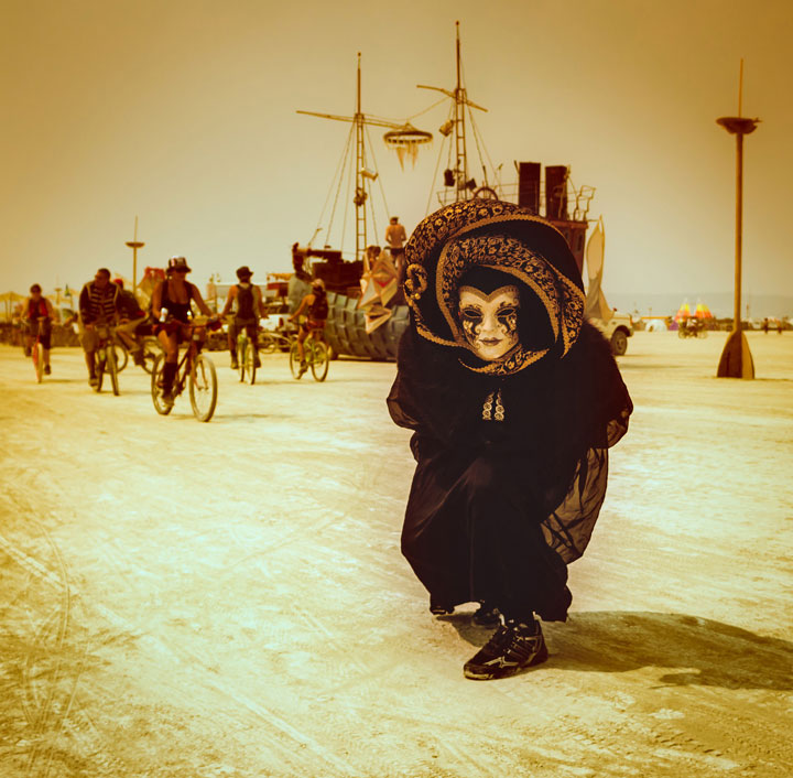 105-cliches-exceptionnels-du-burning-man-festival-le-rassemblement-surrealiste-dartistes-du-monde-entier89