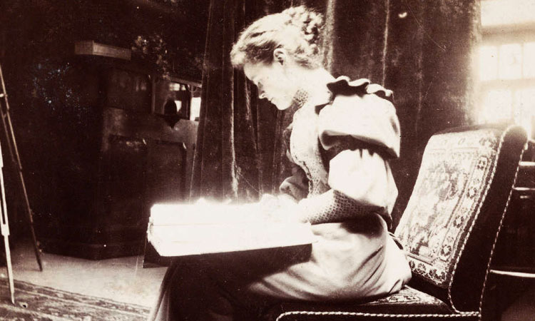 125-ans-plus-tard-de-rarissimes-cliches-pris-par-les-premiers-photographes-amateurs-refont-surface-une