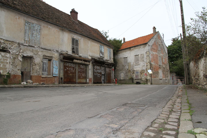 a-la-decouverte-du-vieux-village-de-goussainville-un-quartier-totalement-abandonne-a-vingt-kilometres-de-paris-53
