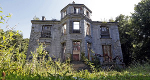 a-la-decouverte-du-vieux-village-de-goussainville-un-quartier-totalement-abandonne-a-vingt-kilometres-de-paris-une