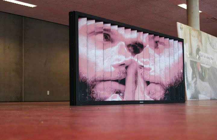 decouvrez-de-surprenantes-oeuvres-de-street-art-dissimulees-dans-les-rues-visibles-que-sous-un-certain-angle15