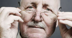 lemouvante-lettre-dun-grand-pere-qui-renie-sa-fille-homophobe-pour-avoir-renie-son-fils-homosexuel-une