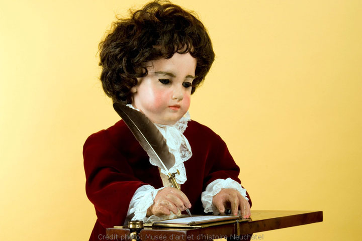 cet-automate-vieux-de-240-ans-compose-uniquement-de-rouages-peut-etre-programme-pour-ecrire-ce-que-vous-voulez1