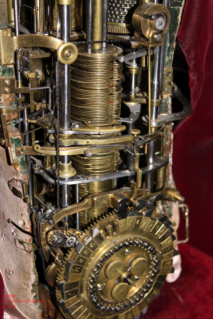 cet-automate-vieux-de-240-ans-compose-uniquement-de-rouages-peut-etre-programme-pour-ecrire-ce-que-vous-voulez4