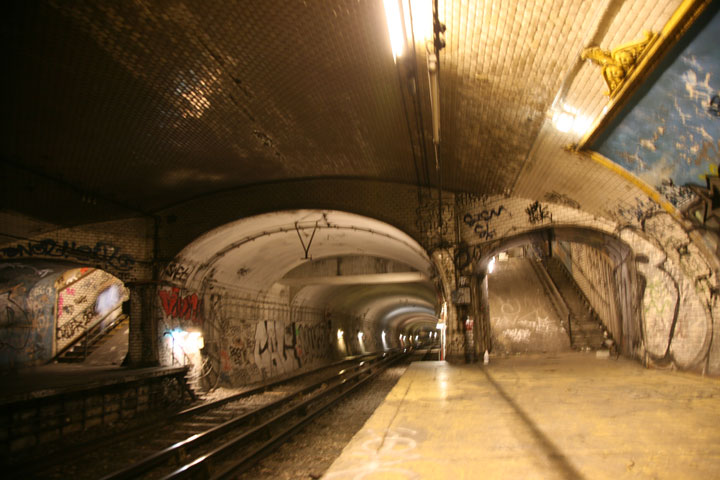 decouvrez-10-stations-de-metros-abandonnees-a-paris1