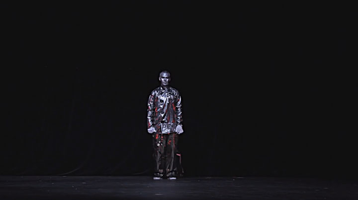 decouvrez-un-trio-de-danseurs-incroyables-qui-imitent-les-robots-a-la-perfectionn5